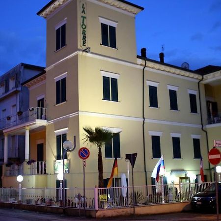 Hotel La Torre Rímini Exterior foto