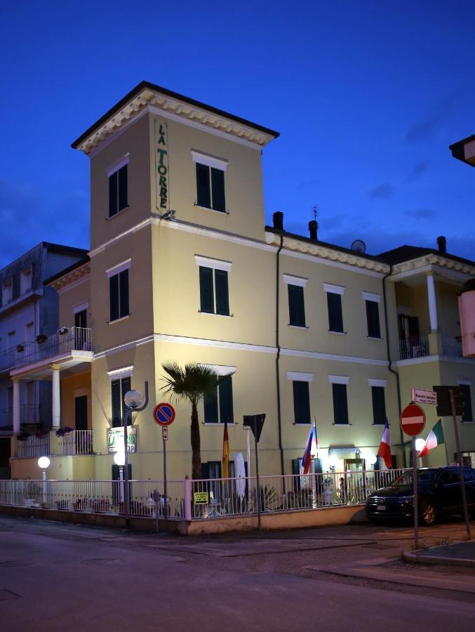 Hotel La Torre Rímini Exterior foto