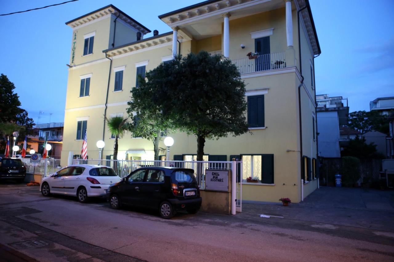 Hotel La Torre Rímini Exterior foto