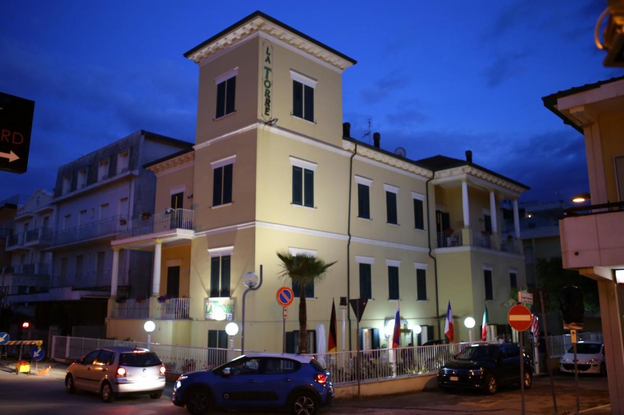 Hotel La Torre Rímini Exterior foto